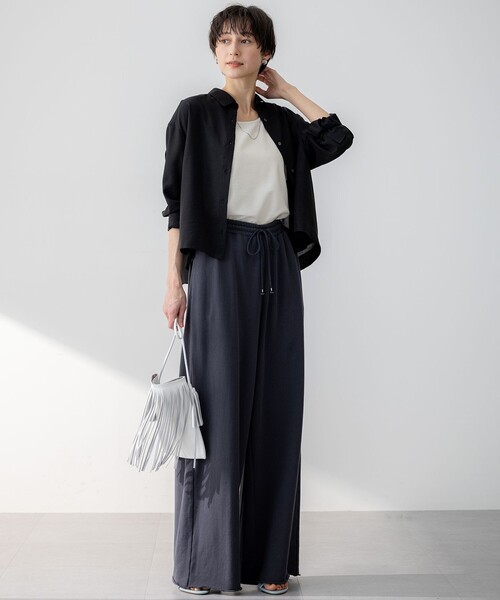 23区（ニジュウサンク）の「【Oggi5月号掲載/接触冷感/速乾性】シアータンブラー シャツ（シャツ/ブラウス・レディース・ブラック系/ベージュ系/ダークブラウン系/ダークグリーン系・38）」の11枚目の写真