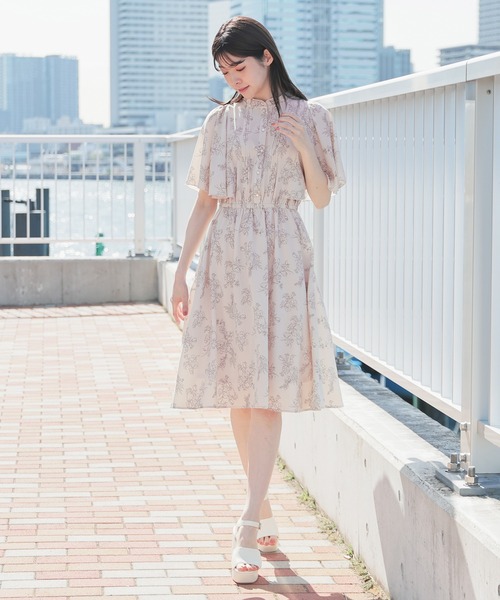 Honeys（ハニーズ）の「フレア袖ワンピース（ワンピース・レディース・ホワイト系その他/サックスブルー系/ベージュ系その他・L/LL/M/S）」の9枚目の写真