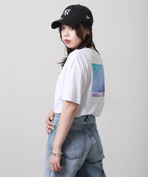 FILA(フィラ)の「【FILA】 DRY アソート 半袖 Tシャツ / バックプリント / ワンポイント ロゴ刺繍(Tシャツ/カットソー・レディース・ホワイト系/ブラック系/ライトグレー系/ネイビー系/ライトグレー/ブラック/ネイビー/ホワイト・MEDIUM/LARGE/X-LARGE)」の3枚目の写真