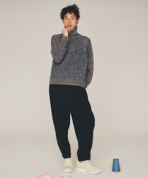 sneeuw(スニュウ)の「ラインタートルニット(ニット/セーター・レディース・ブラック/グリーン・1/3)」の5枚目の写真