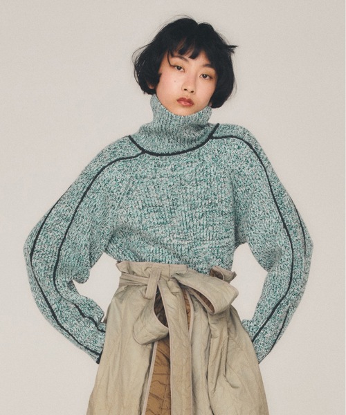 sneeuw(スニュウ)の「ラインタートルニット(ニット/セーター・レディース・ブラック/グリーン・1/3)」の20枚目の写真