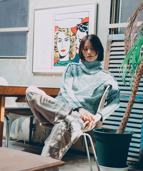 sneeuw(スニュウ)の「ラインタートルニット(ニット/セーター・レディース・ブラック/グリーン・1/3)」の11枚目の写真