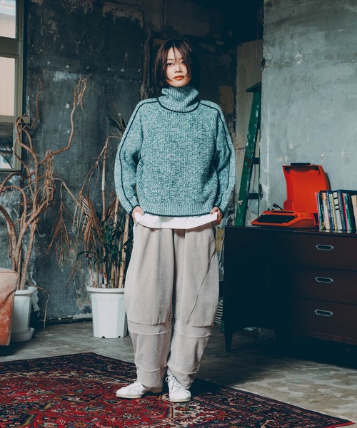 sneeuw(スニュウ)の「ラインタートルニット(ニット/セーター・レディース・ブラック/グリーン・1/3)」の12枚目の写真