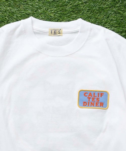 The Endless Summer(エンドレスサマー)の「TES CALIFORNIA DINER EMB BIG T-SHIRT / ビッグシルエットTシャツ(Tシャツ/カットソー・メンズ・ホワイト/ブラック/ブラウン/ネイビー・X-LARGE/LARGE/MEDIUM/SMALL)」の7枚目の写真