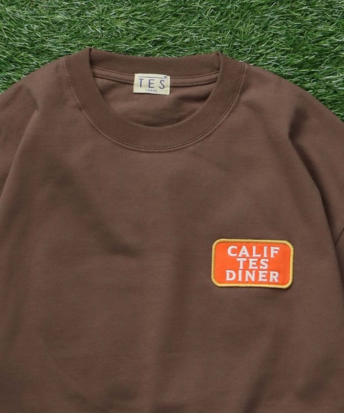 The Endless Summer(エンドレスサマー)の「TES CALIFORNIA DINER EMB BIG T-SHIRT / ビッグシルエットTシャツ(Tシャツ/カットソー・メンズ・ホワイト/ブラック/ブラウン/ネイビー・X-LARGE/LARGE/MEDIUM/SMALL)」の18枚目の写真
