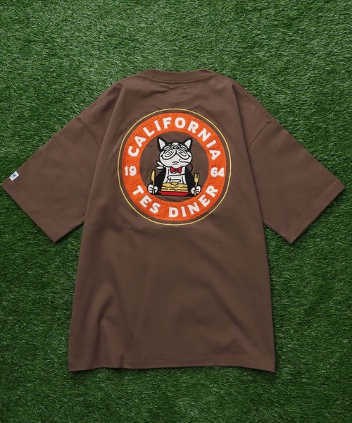 The Endless Summer(エンドレスサマー)の「TES CALIFORNIA DINER EMB BIG T-SHIRT / ビッグシルエットTシャツ(Tシャツ/カットソー・メンズ・ホワイト/ブラック/ブラウン/ネイビー・X-LARGE/LARGE/MEDIUM/SMALL)」の19枚目の写真