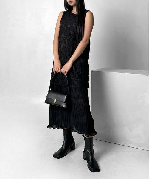 LVEU.(ラブユ.)の「【LVEU.】クラシックハンドバッグ / バッグ 鞄 BAG ハンドバッグ クラシカル フォーマル 合成皮革 合皮 ブラック ZOZOTOWN限定(ハンドバッグ・レディース・ブラック・FREE)」の4枚目の写真