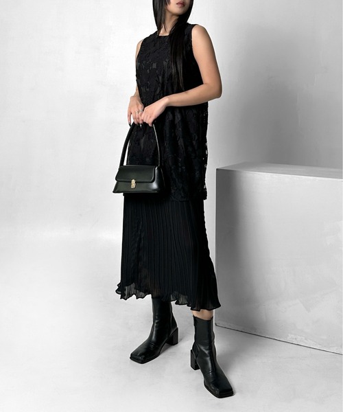 LVEU.(ラブユ.)の「【LVEU.】クラシックハンドバッグ / バッグ 鞄 BAG ハンドバッグ クラシカル フォーマル 合成皮革 合皮 ブラック ZOZOTOWN限定(ハンドバッグ・レディース・ブラック・FREE)」の5枚目の写真