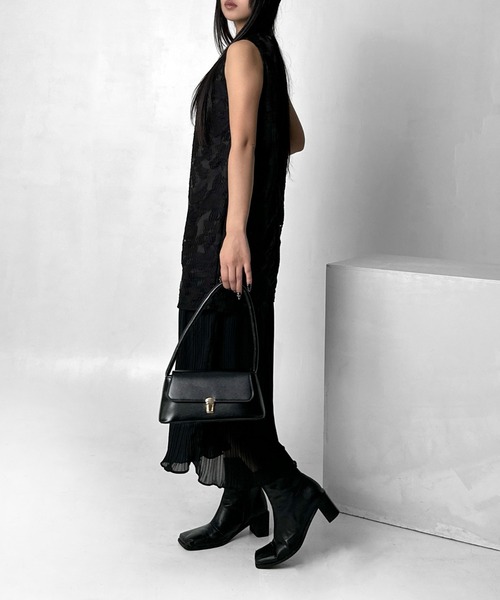 LVEU.(ラブユ.)の「【LVEU.】クラシックハンドバッグ / バッグ 鞄 BAG ハンドバッグ クラシカル フォーマル 合成皮革 合皮 ブラック ZOZOTOWN限定(ハンドバッグ・レディース・ブラック・FREE)」の6枚目の写真