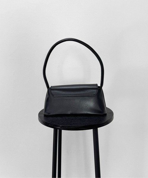 LVEU.(ラブユ.)の「【LVEU.】クラシックハンドバッグ / バッグ 鞄 BAG ハンドバッグ クラシカル フォーマル 合成皮革 合皮 ブラック ZOZOTOWN限定(ハンドバッグ・レディース・ブラック・FREE)」の17枚目の写真