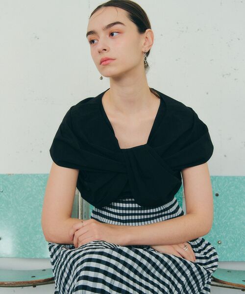 YECCA VECCA（イェッカヴェッカ）の「リボンデザインブラウス（シャツ/ブラウス・レディース・ブルー/ベージュ/ブラック・FREE）」の5枚目の写真