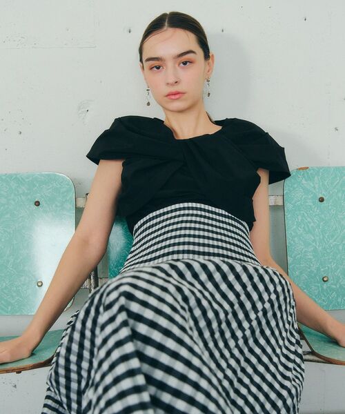 YECCA VECCA（イェッカヴェッカ）の「リボンデザインブラウス（シャツ/ブラウス・レディース・ブルー/ベージュ/ブラック・FREE）」の6枚目の写真