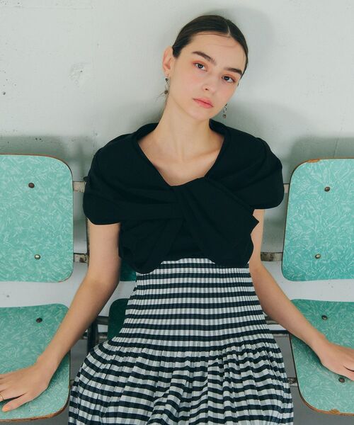 YECCA VECCA（イェッカヴェッカ）の「リボンデザインブラウス（シャツ/ブラウス・レディース・ブルー/ベージュ/ブラック・FREE）」の7枚目の写真