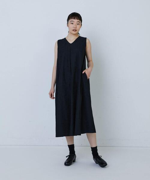 LOISIR（ロワズィール）の「チキンエンブロイダリーAラインワンピース（ワンピース・レディース・ブラック・FREE）」の11枚目の写真