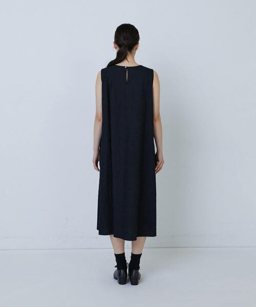 LOISIR（ロワズィール）の「チキンエンブロイダリーAラインワンピース（ワンピース・レディース・ブラック・FREE）」の17枚目の写真