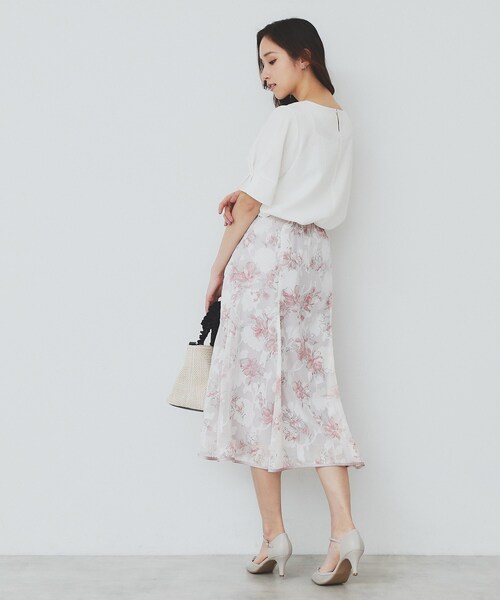 index（インデックス）の「《8色展開/XS-LLサイズ》タックパフスリーブブラウス【洗濯機洗い可/吸水速乾/防シワ/抗ピル】（シャツ/ブラウス・レディース・チャコール/オフホワイト/ピンク/ナチュラル/パープル/ネイビー/グリーン系/ダークブラウン・34/40/38/42/36）」の22枚目の写真