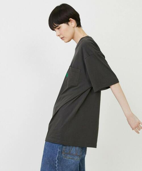 FRAPBOIS(フラボア)の「パークポケT(Tシャツ/カットソー・レディース・チャコールグレー/ホワイト・2/1)」の16枚目の写真