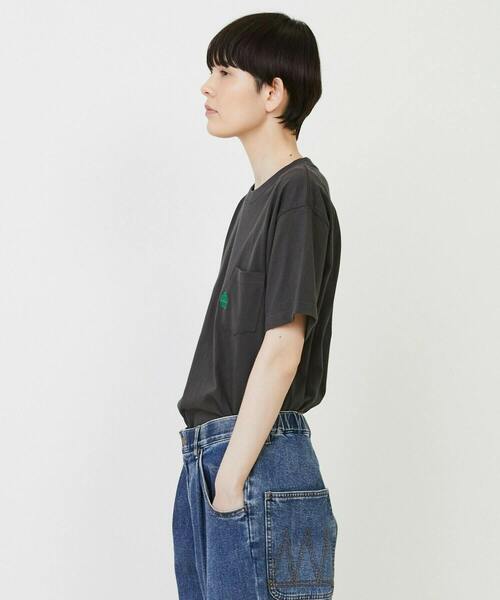 FRAPBOIS(フラボア)の「パークポケT(Tシャツ/カットソー・レディース・チャコールグレー/ホワイト・2/1)」の18枚目の写真