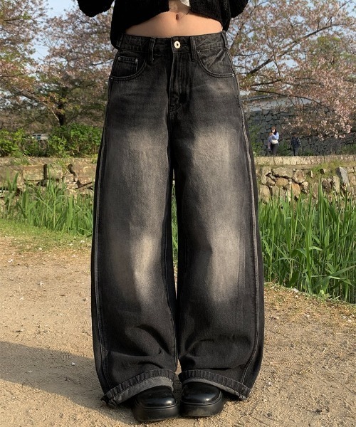 anyonemore(エニワンモア)の「バックポケット裾ボタンサイド切替ワイドデニムパンツ(デニムパンツ・レディース・ライトブルー/ブラック・SMALL/MEDIUM/LARGE)」の11枚目の写真