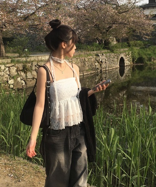 anyonemore(エニワンモア)の「バックポケット裾ボタンサイド切替ワイドデニムパンツ(デニムパンツ・レディース・ライトブルー/ブラック・SMALL/MEDIUM/LARGE)」の5枚目の写真