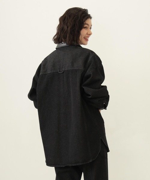 MILKFED.（ミルクフェド）の「WIDE DENIM SHIRT（シャツ/ブラウス・レディース・ブラック/ライトブルー・S/M）」の18枚目の写真