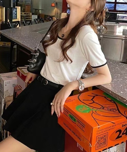deux amour(ドゥーザムール)の「バインダー配色スクエア半袖Tシャツ(Tシャツ/カットソー・レディース・ブラック/アイボリー/ホワイト/ブラウン・FREE)」の9枚目の写真