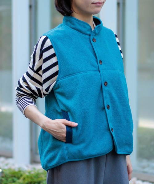 D.M.G.（ドミンゴ）の「[D.M.G / ディーエムジー] 両面起毛フリース ベスト（ベスト・レディース・ブラウン/ブルー/チャコールグレー・3/2）」の4枚目の写真