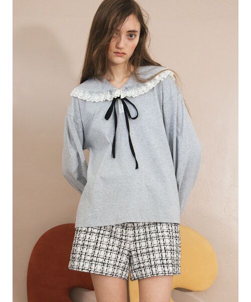 CALNAMUR（カルナムール）の「レースフリルトリミングロンティー（Tシャツ/カットソー・レディース・ホワイト/ネイビー/グレー・FREE）」の2枚目の写真