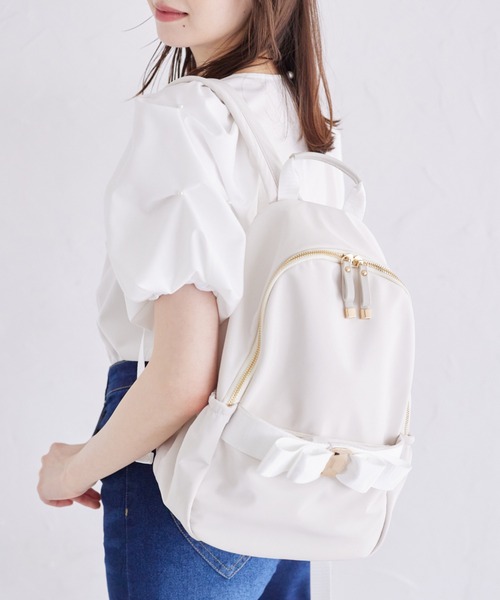 tocco closet(トッコ クローゼット)の「金具リボンミニリュック(~11インチタブレット対応)(バックパック/リュック・レディース・ブラック/ベージュ/ネイビー・FREE)」の5枚目の写真