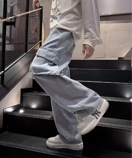 SHEPP(シープ)の「デニムワイドカーゴパンツ(デニムパンツ・メンズ・ライトブルー/ブラック/グレー・L/XL)」の11枚目の写真
