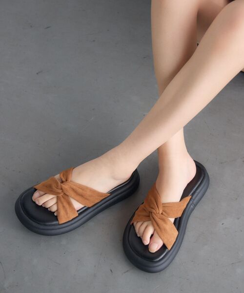 RETRO GIRL(レトロガール)の「アソートサンダル(サンダル・レディース・ブラック系その他/キャメル/オフホワイト/ブラック・LARGE/MEDIUM)」の1枚目の写真