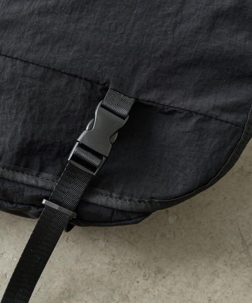 COLONY 2139（コロニートゥーワンスリーナイン）の「軽量380g 撥水ソフトナイロンメッセンジャーバッグ（ショルダーバッグ・メンズ・ブラック・FREE）」の9枚目の写真