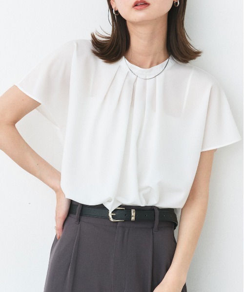 ad thie(アドティエ)の「ジョーゼット フロントタック フレンチスリーブブラウス(シャツ/ブラウス・レディース・ブラック/グレー系/オフホワイト・FREE)」の3枚目の写真