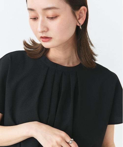 ad thie(アドティエ)の「ジョーゼット フロントタック フレンチスリーブブラウス(シャツ/ブラウス・レディース・ブラック/グレー系/オフホワイト・FREE)」の21枚目の写真
