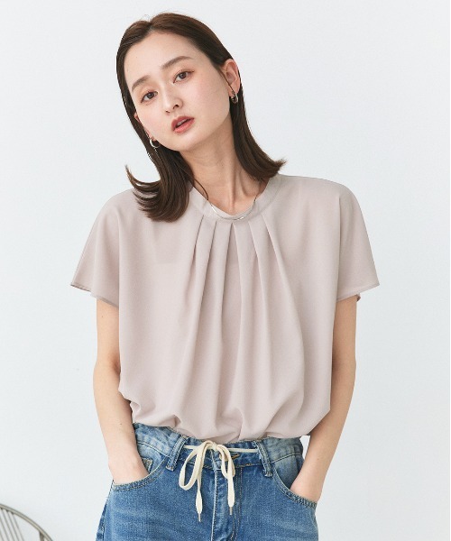 ad thie(アドティエ)の「ジョーゼット フロントタック フレンチスリーブブラウス(シャツ/ブラウス・レディース・ブラック/グレー系/オフホワイト・FREE)」の11枚目の写真