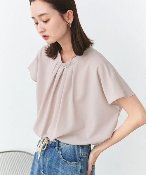 ad thie(アドティエ)の「ジョーゼット フロントタック フレンチスリーブブラウス(シャツ/ブラウス・レディース・ブラック/グレー系/オフホワイト・FREE)」の9枚目の写真