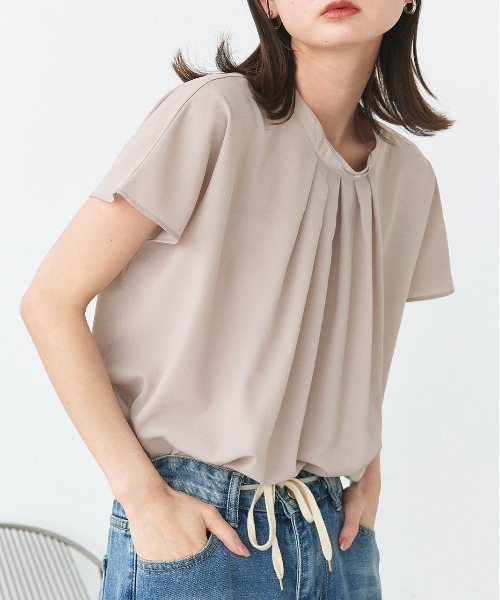 ad thie(アドティエ)の「ジョーゼット フロントタック フレンチスリーブブラウス(シャツ/ブラウス・レディース・ブラック/グレー系/オフホワイト・FREE)」の6枚目の写真