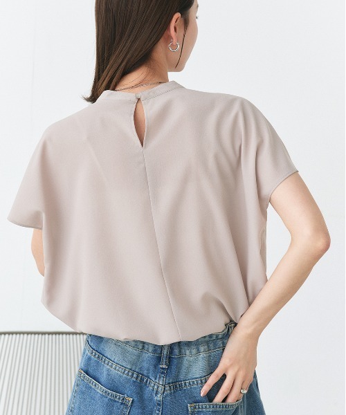 ad thie(アドティエ)の「ジョーゼット フロントタック フレンチスリーブブラウス(シャツ/ブラウス・レディース・ブラック/グレー系/オフホワイト・FREE)」の5枚目の写真