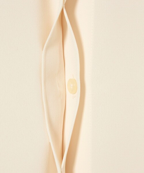 EMMEL REFINES（エメルリファインズ）の「＜EMMEL REFINES＞EM レイヤー トロミ シャツ（シャツ/ブラウス・レディース・ベージュ/オフホワイト・FREE）」の7枚目の写真