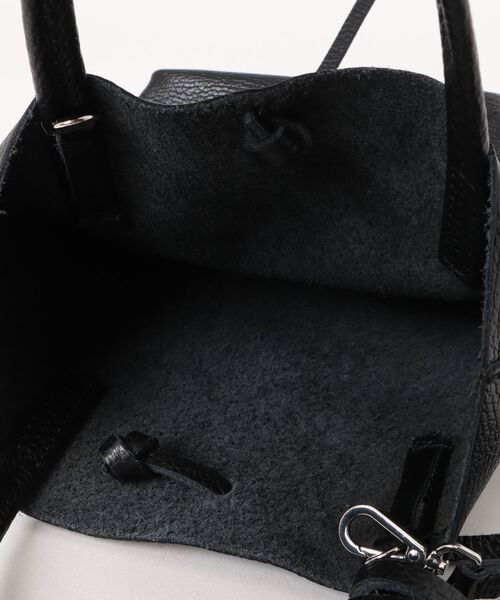 MARLON FIRENZE(マーロンフィレンツェ)の「【MARLON FIRENZE】イタリアンレザー スタッズトートバッグ(トートバッグ・レディース・グレイッシュベージュ/ブラック・FREE)」の18枚目の写真