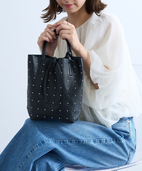 MARLON FIRENZE(マーロンフィレンツェ)の「【MARLON FIRENZE】イタリアンレザー スタッズトートバッグ(トートバッグ・レディース・グレイッシュベージュ/ブラック・FREE)」の20枚目の写真