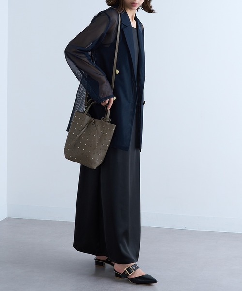 MARLON FIRENZE(マーロンフィレンツェ)の「【MARLON FIRENZE】イタリアンレザー スタッズトートバッグ(トートバッグ・レディース・グレイッシュベージュ/ブラック・FREE)」の4枚目の写真