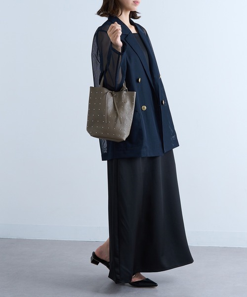 MARLON FIRENZE(マーロンフィレンツェ)の「【MARLON FIRENZE】イタリアンレザー スタッズトートバッグ(トートバッグ・レディース・グレイッシュベージュ/ブラック・FREE)」の5枚目の写真