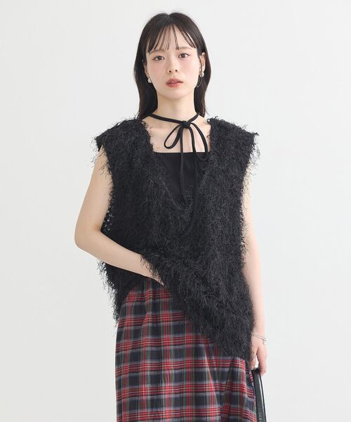 earth music&ecology(アースミュージックアンドエコロジー)の「ふさふさベスト(ベスト・レディース・アイボリー/グレイッシュベージュ/ブラック・FREE)」の22枚目の写真