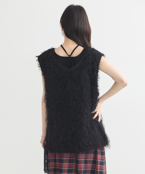 earth music&ecology(アースミュージックアンドエコロジー)の「ふさふさベスト(ベスト・レディース・アイボリー/グレイッシュベージュ/ブラック・FREE)」の14枚目の写真