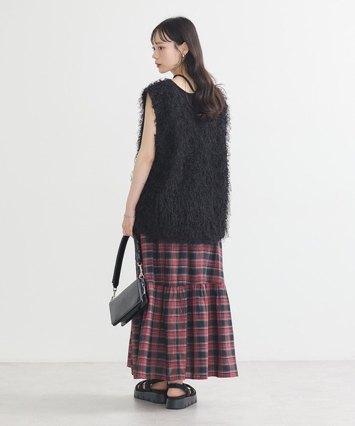 earth music&ecology(アースミュージックアンドエコロジー)の「ふさふさベスト(ベスト・レディース・アイボリー/グレイッシュベージュ/ブラック・FREE)」の18枚目の写真