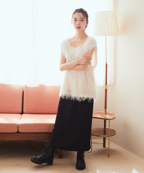 earth music&ecology(アースミュージックアンドエコロジー)の「ふさふさベスト(ベスト・レディース・アイボリー/グレイッシュベージュ/ブラック・FREE)」の9枚目の写真