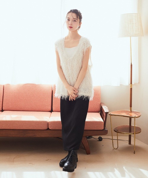 earth music&ecology(アースミュージックアンドエコロジー)の「ふさふさベスト(ベスト・レディース・アイボリー/グレイッシュベージュ/ブラック・FREE)」の7枚目の写真