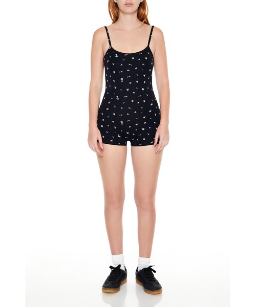 FOREVER 21(フォーエバー トゥエンティーワン)の「小花柄スパンミニオールインワン(サロペット/オーバーオール・レディース・ブラック・SMALL/MEDIUM)」の2枚目の写真