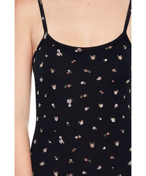 FOREVER 21(フォーエバー トゥエンティーワン)の「小花柄スパンミニオールインワン(サロペット/オーバーオール・レディース・ブラック・SMALL/MEDIUM)」の6枚目の写真